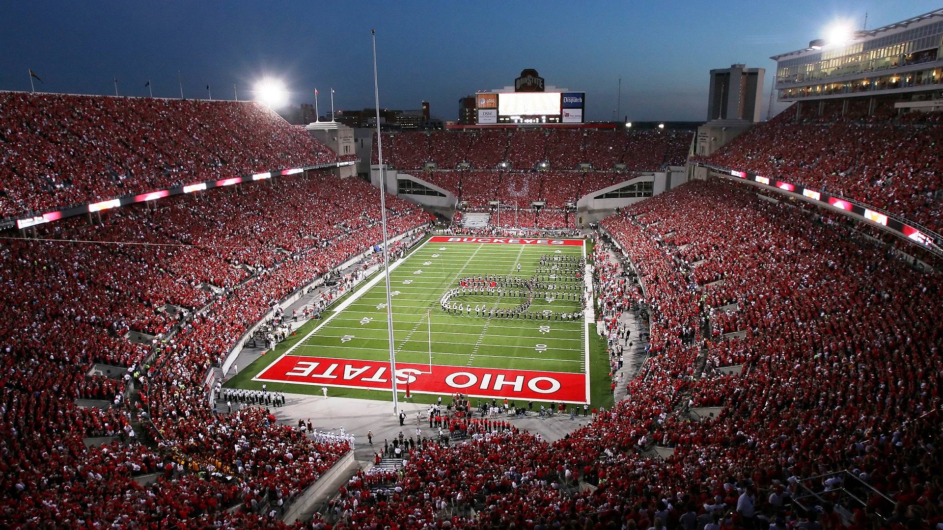 “武汉马拉松赛：选手的拼搏，让赛道见证奇迹”